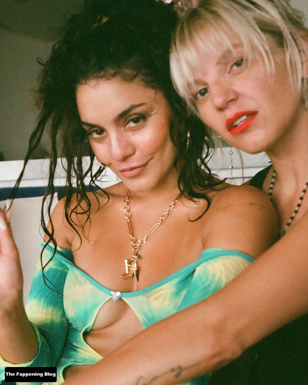 Vanessa Hudgens Nude &amp; Sexy Collection – Part 4 (163 Photos)