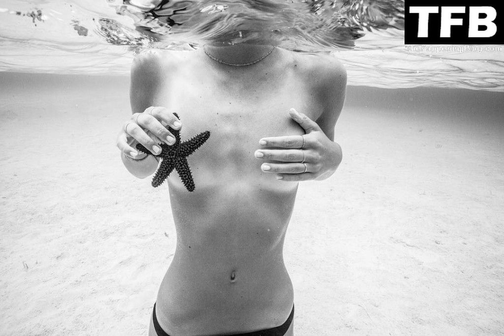 Alexis Ren Nude &amp; Sexy Collection – Part 1 (150 Photos)