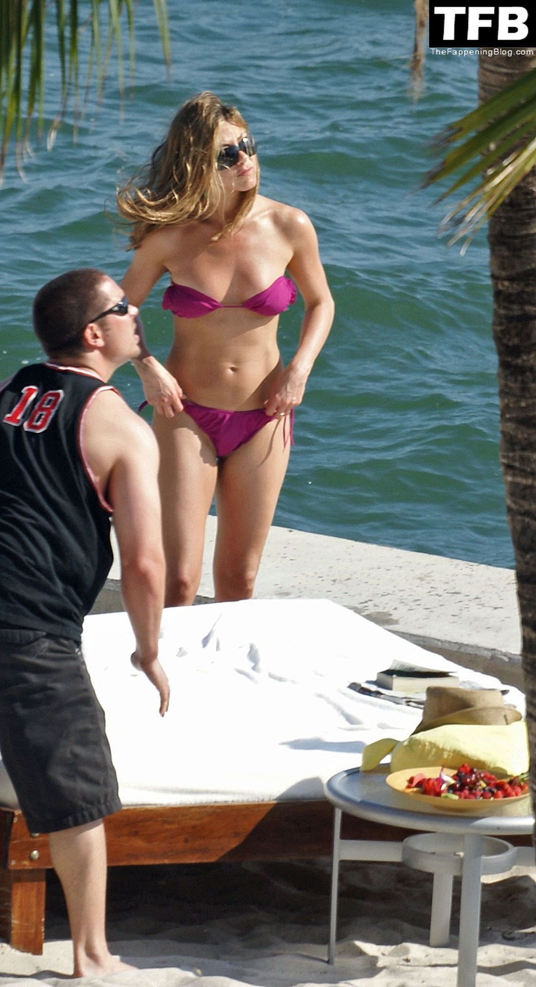 Jennifer Aniston Naked Sexy 36.