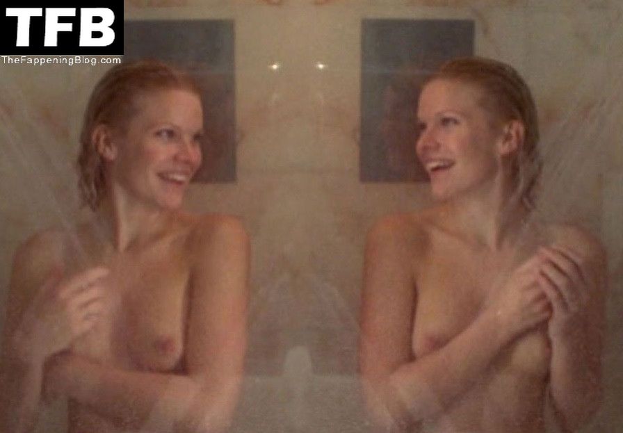 Karen Cliche Nude &amp; Sexy (4 Pics)