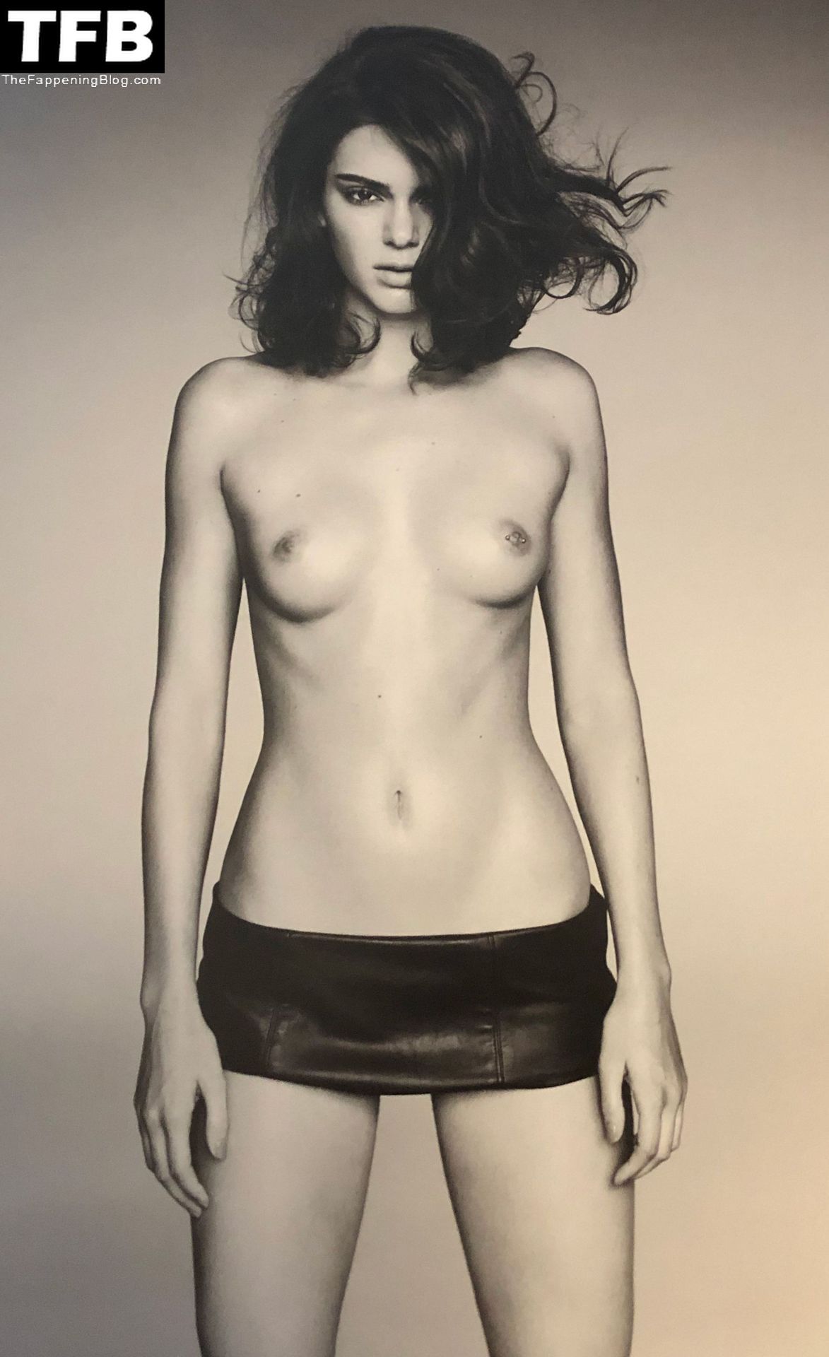 Kendall Jenner Nude &amp; Sexy Collection – Part 1 (150 Photos)
