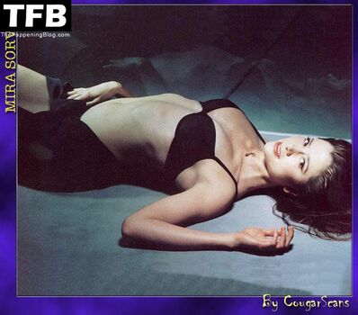 Mira Sorvino / mirasorvino Nude Leaks Photo 23