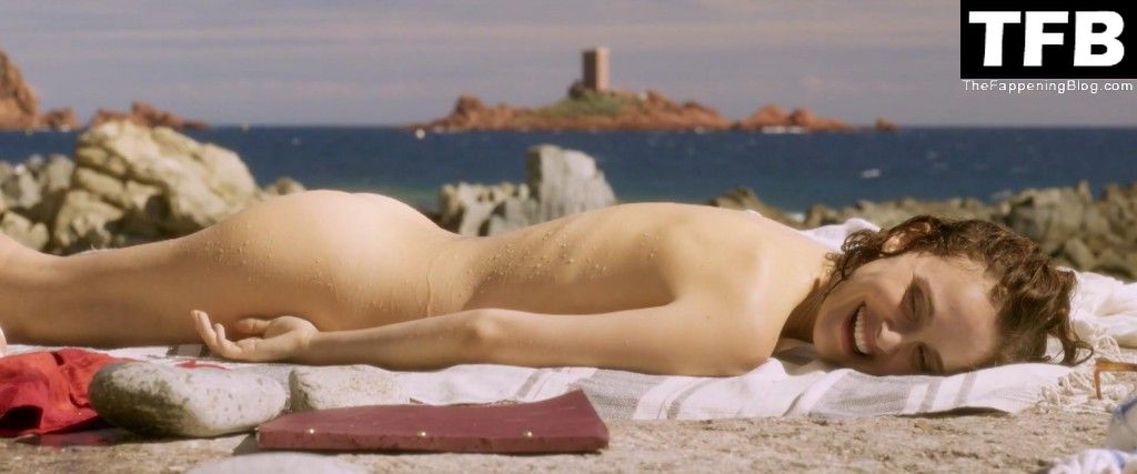 Natalie Portman Nude &amp; Sexy Collection (115 Photos)