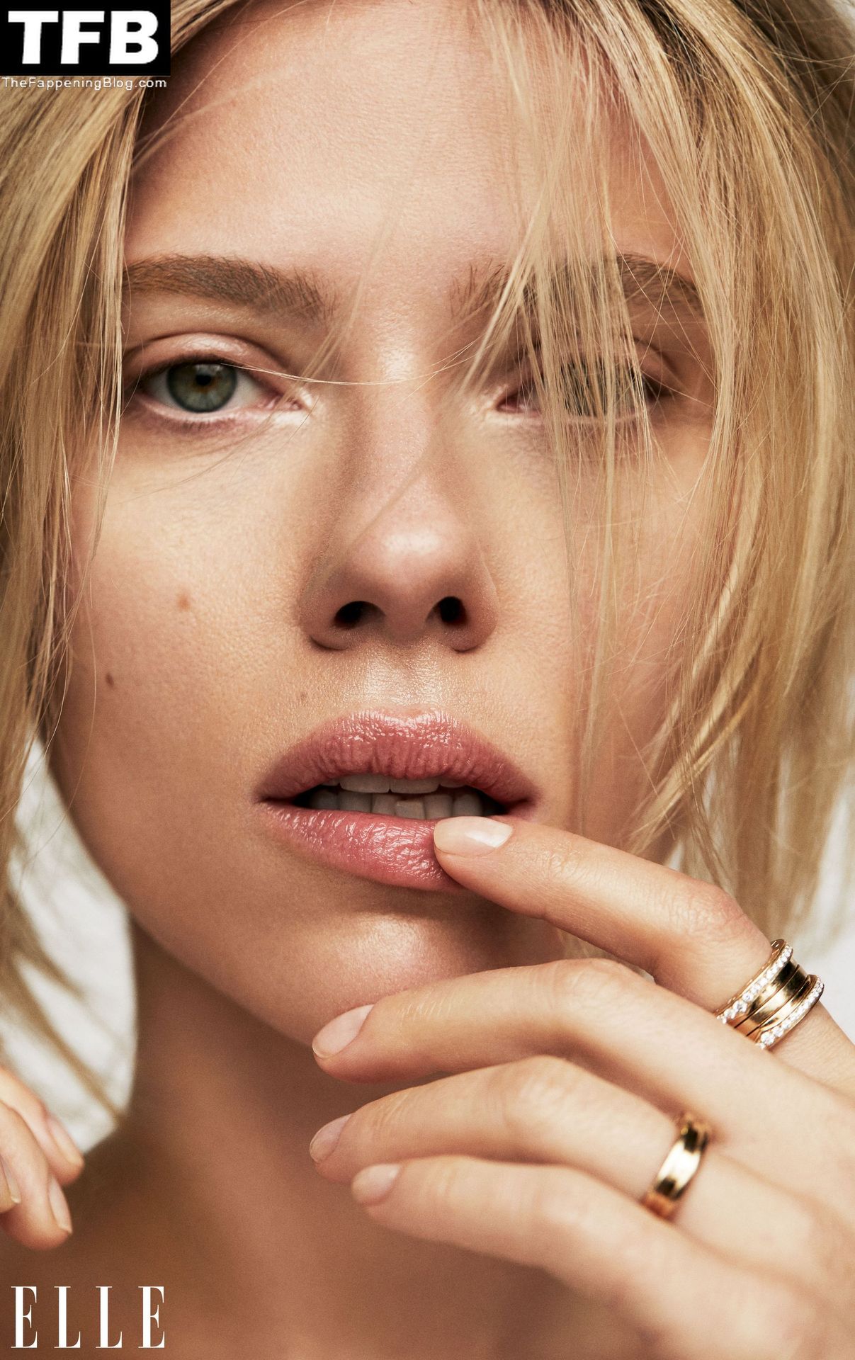 Scarlett Johansson Nude &amp; Sexy Collection – Part 2 (150 Photos)