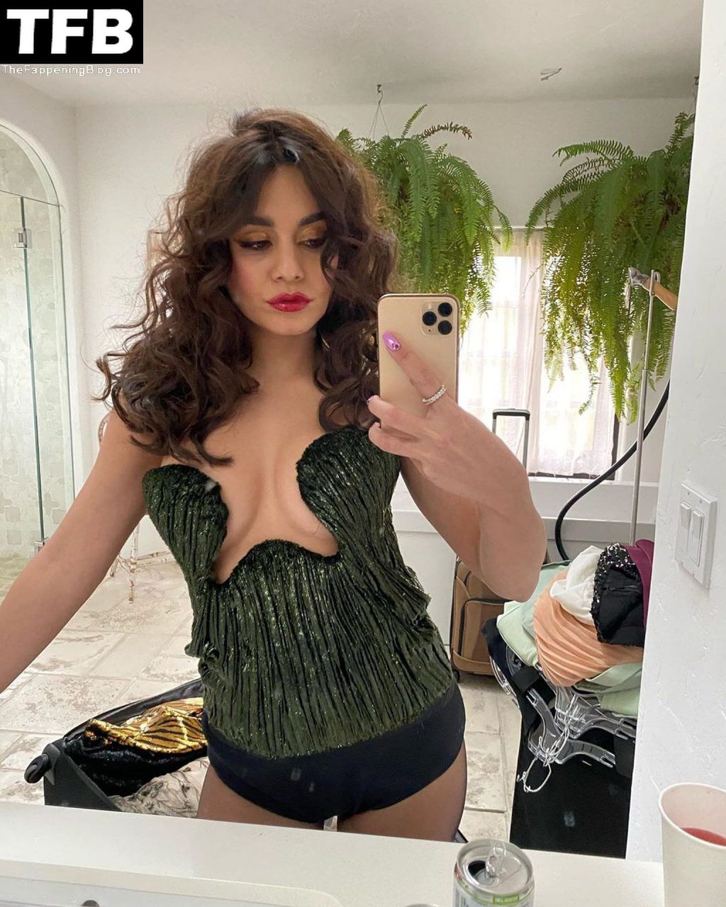 Vanessa Hudgens Nude &amp; Sexy Collection – Part 4 (163 Photos)