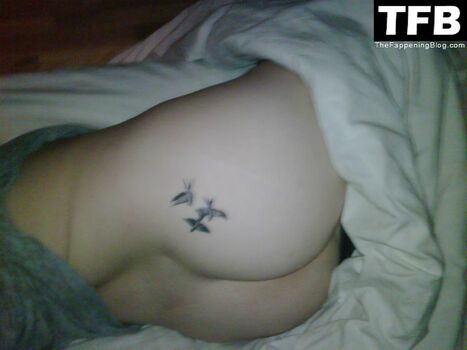 Abby Elliott / lilcutieforever Nude Leaks Photo 13