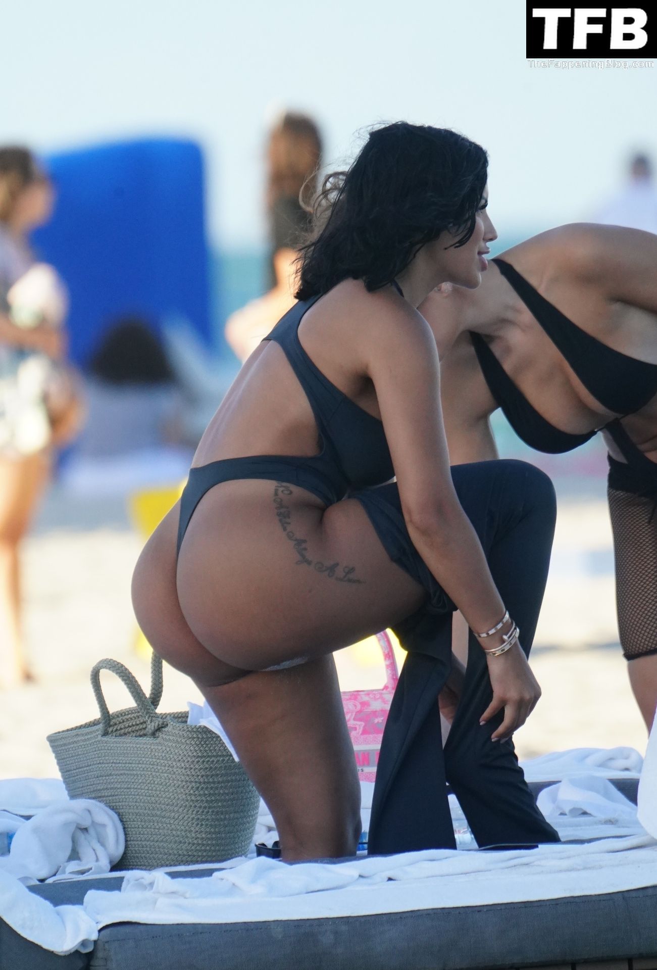 Chaney Jones Relaxes in a Swimsuit on the Beach in Miami (32 Photos)