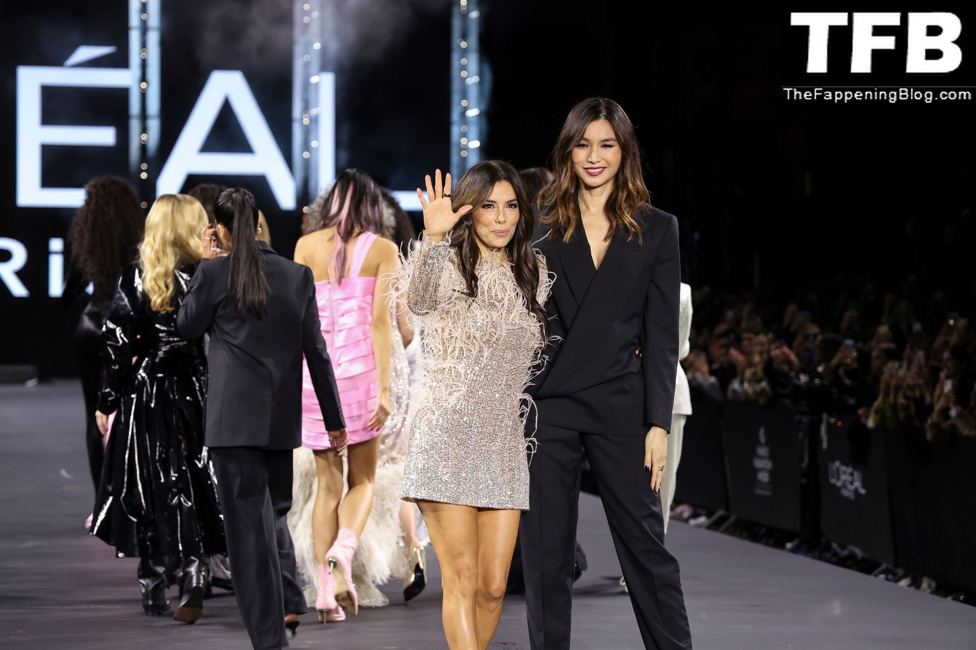 Eva Longoria Shows Off Her Sexy Legs at the L’Oreal Fashion Show in Paris (50 Photos)