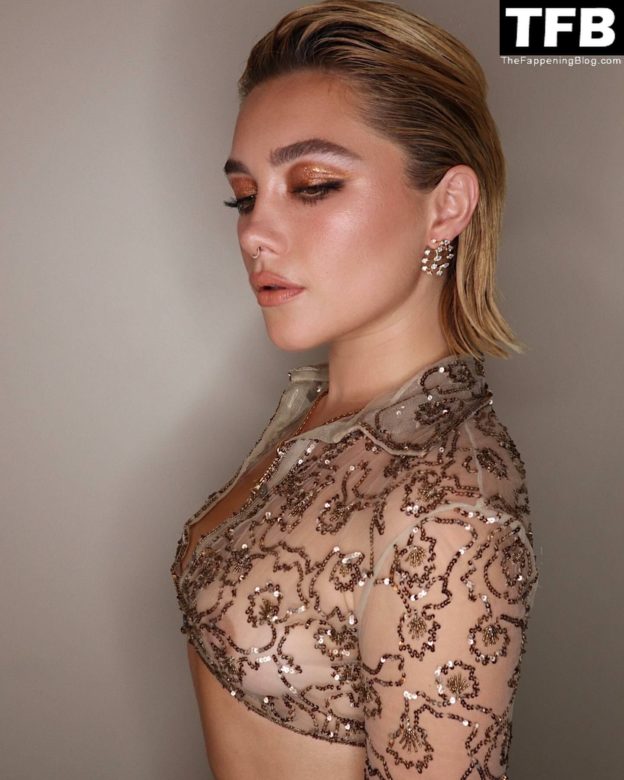 Florence Pugh Flashes Her Nude Tits While Attending The Valentino Dinner In Paris Photos