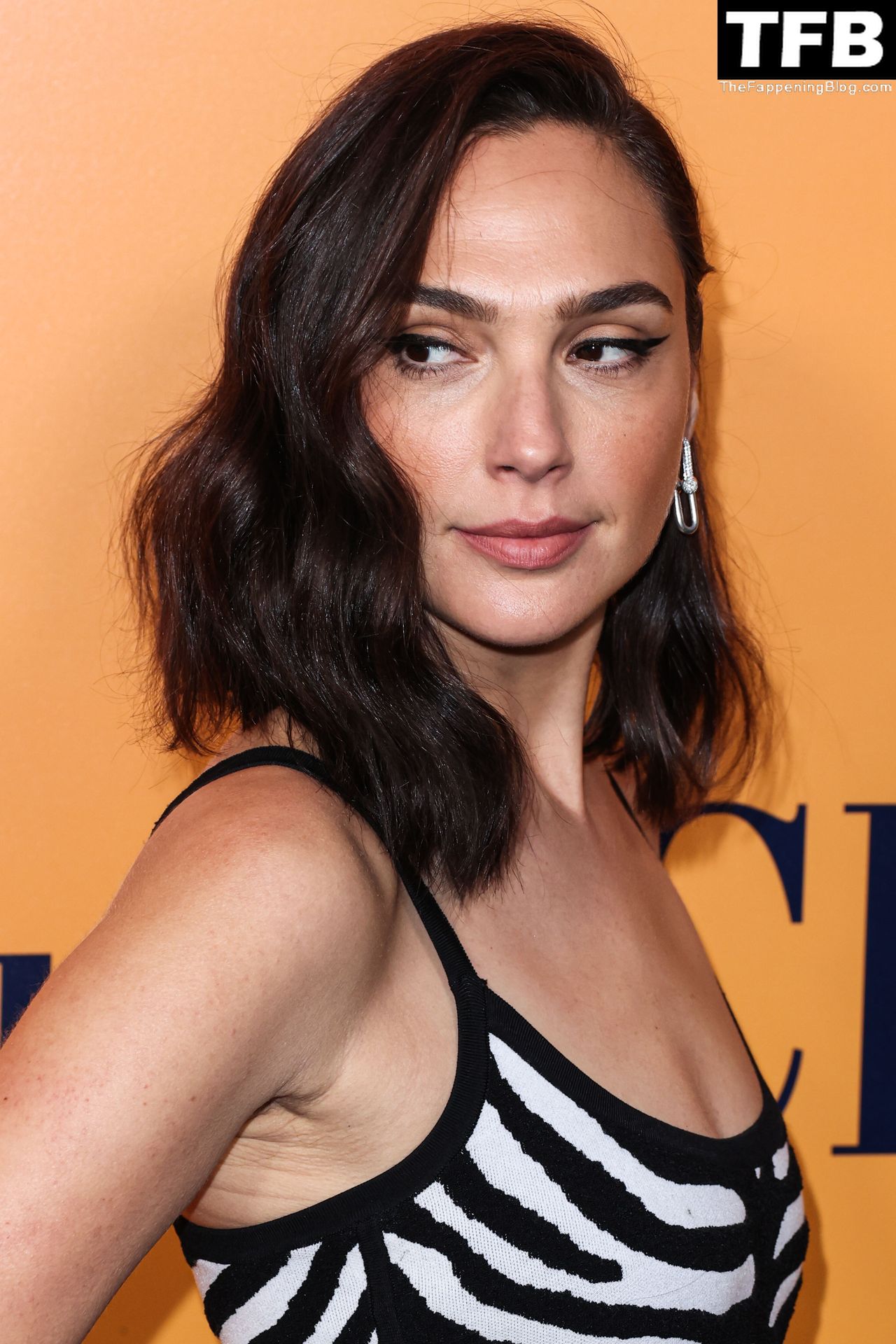 Gal Gadot Displays Her Gorgeous Figure at the Traveling Exhibition “Solaire Culture” in Beverly Hills (77 Photos)