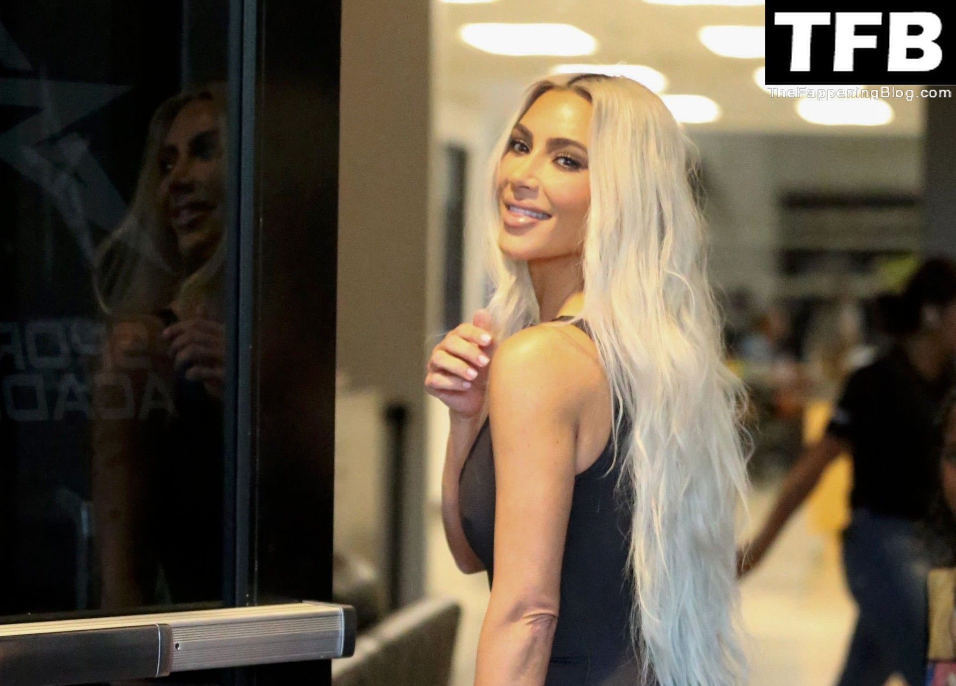 Kim Kardashian Displays Her Pokies &amp; Butt in Thousand Oaks (93 Photos)