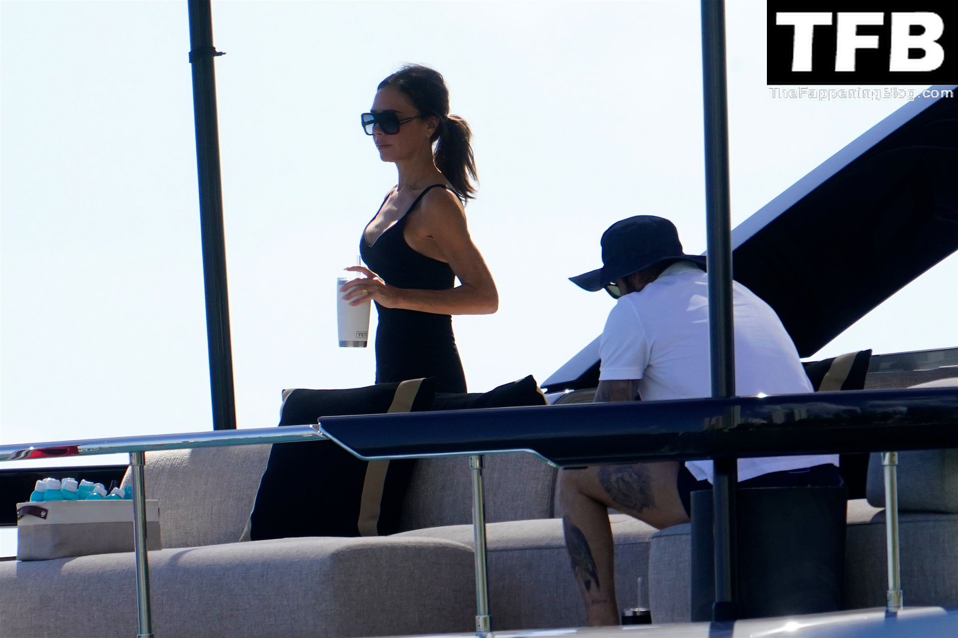 Victoria And David Beckham Enjoy a Yacht Day in Miami (32 Photos)