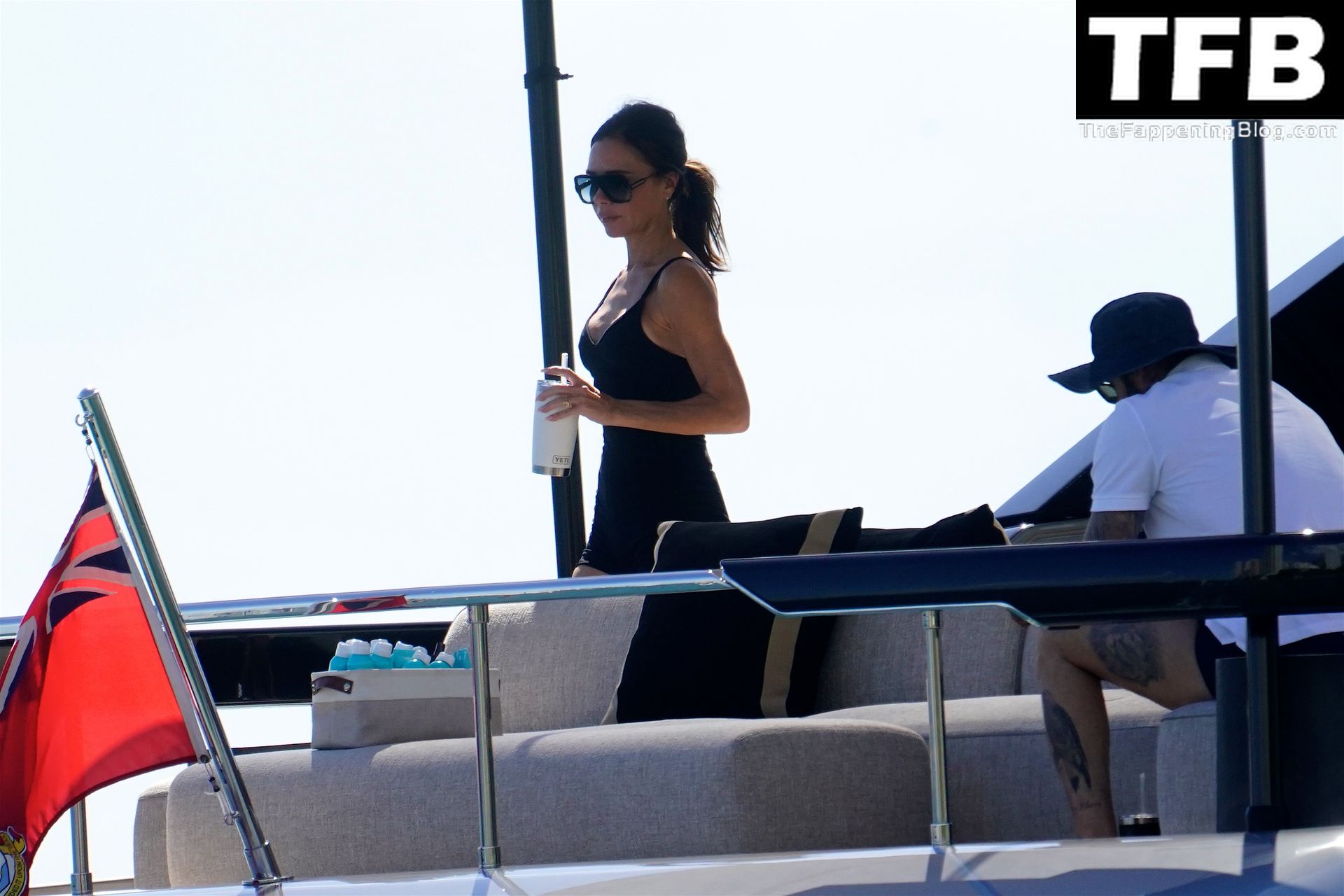 Victoria And David Beckham Enjoy a Yacht Day in Miami (32 Photos)
