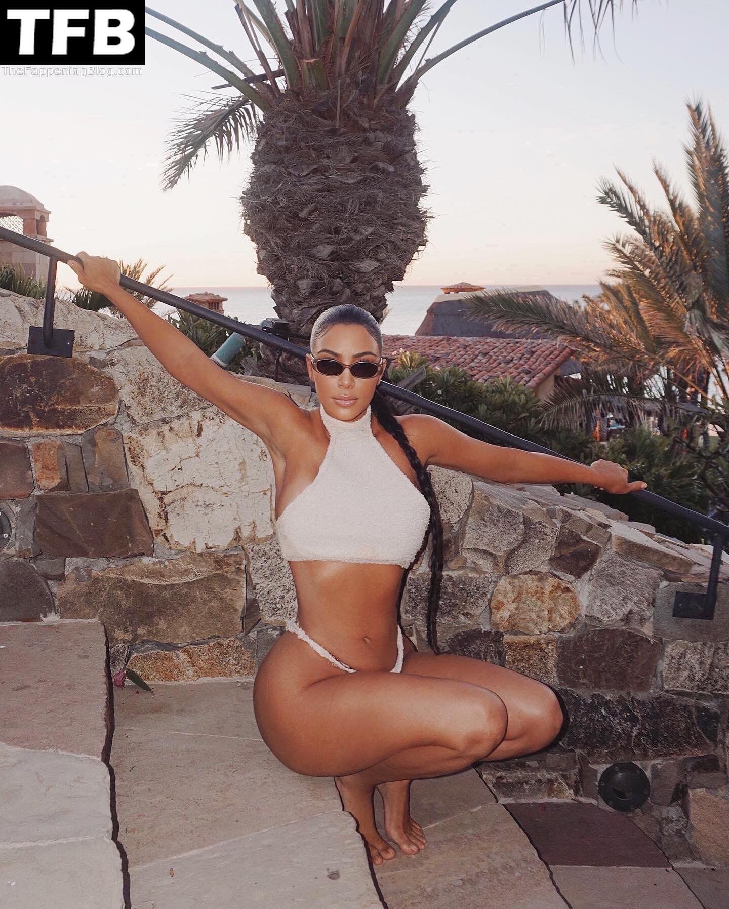 Kim Kardashian Nude &amp; Sexy Collection – Part 6 (150 Photos)