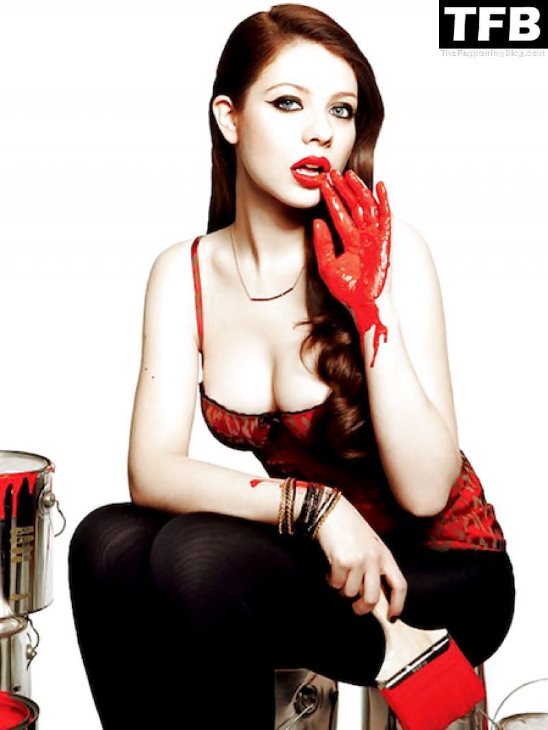 Michelle Trachtenberg Nude &amp; Sexy Collection (122 Photo)