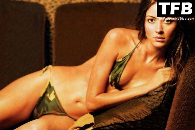 Amy Acker Topless &amp; Sexy (8 Photos)