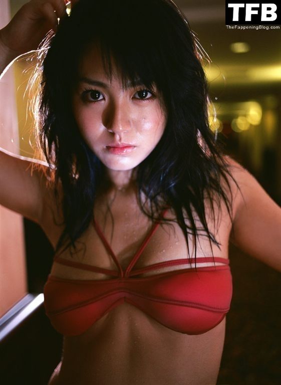 Sayaka Isoyama Topless &amp; Sexy Collection (17 Photos)