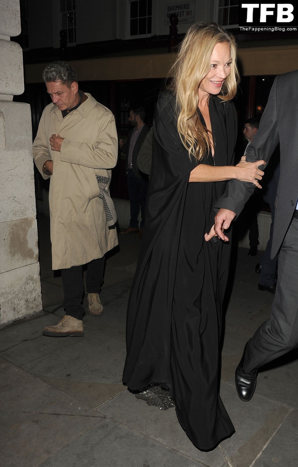 Kate Moss Flashes Her Nude Breasts in London (150 Photos)