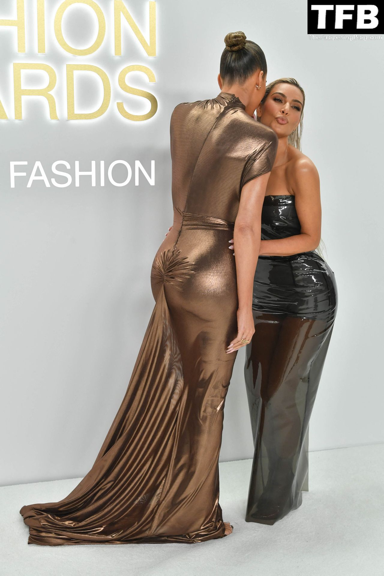 Khloe-Kardashian-Sexy-Tits-The-Fappening-Blog-9.jpg