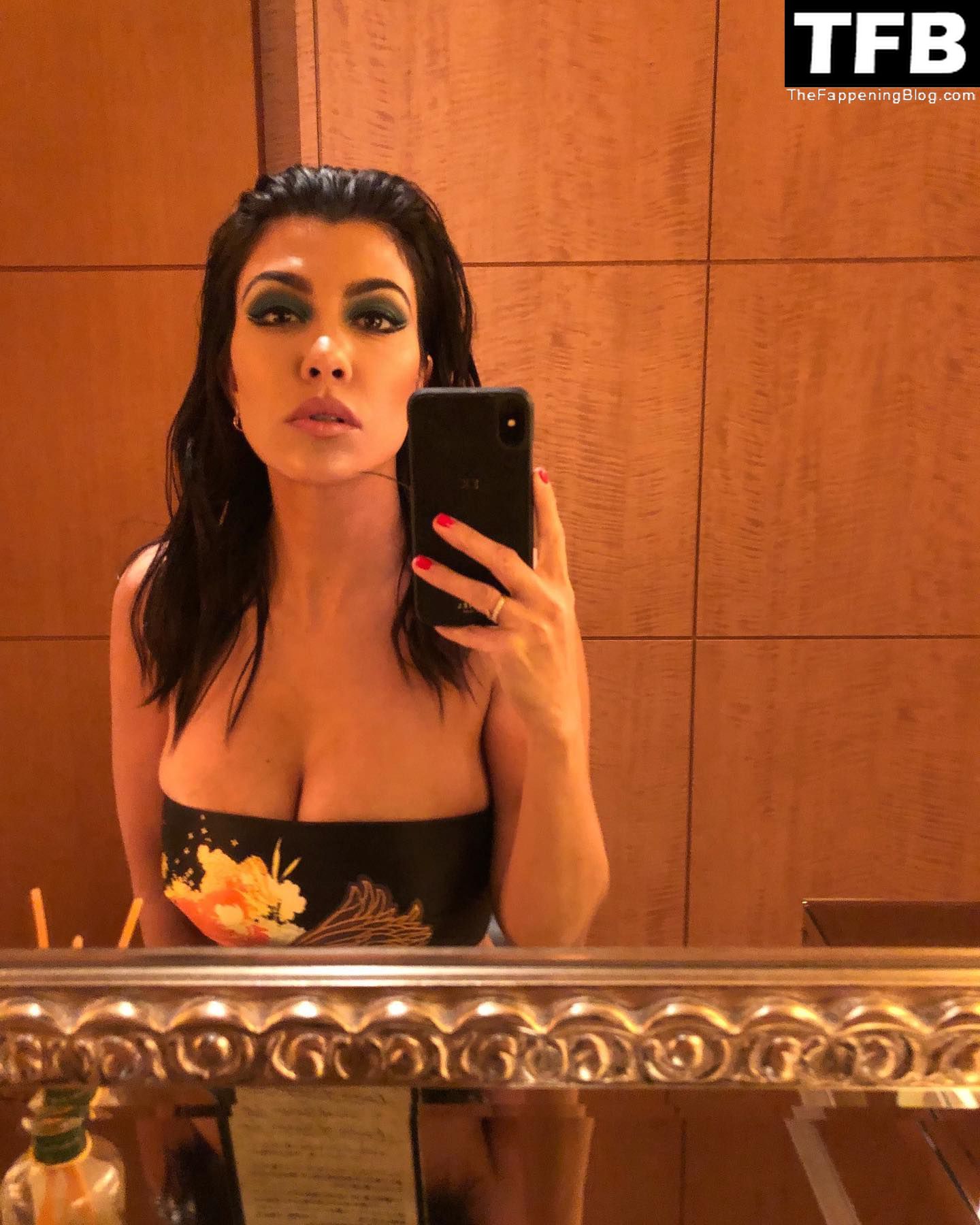 Kourtney Kardashian Sexy (65 Photos)