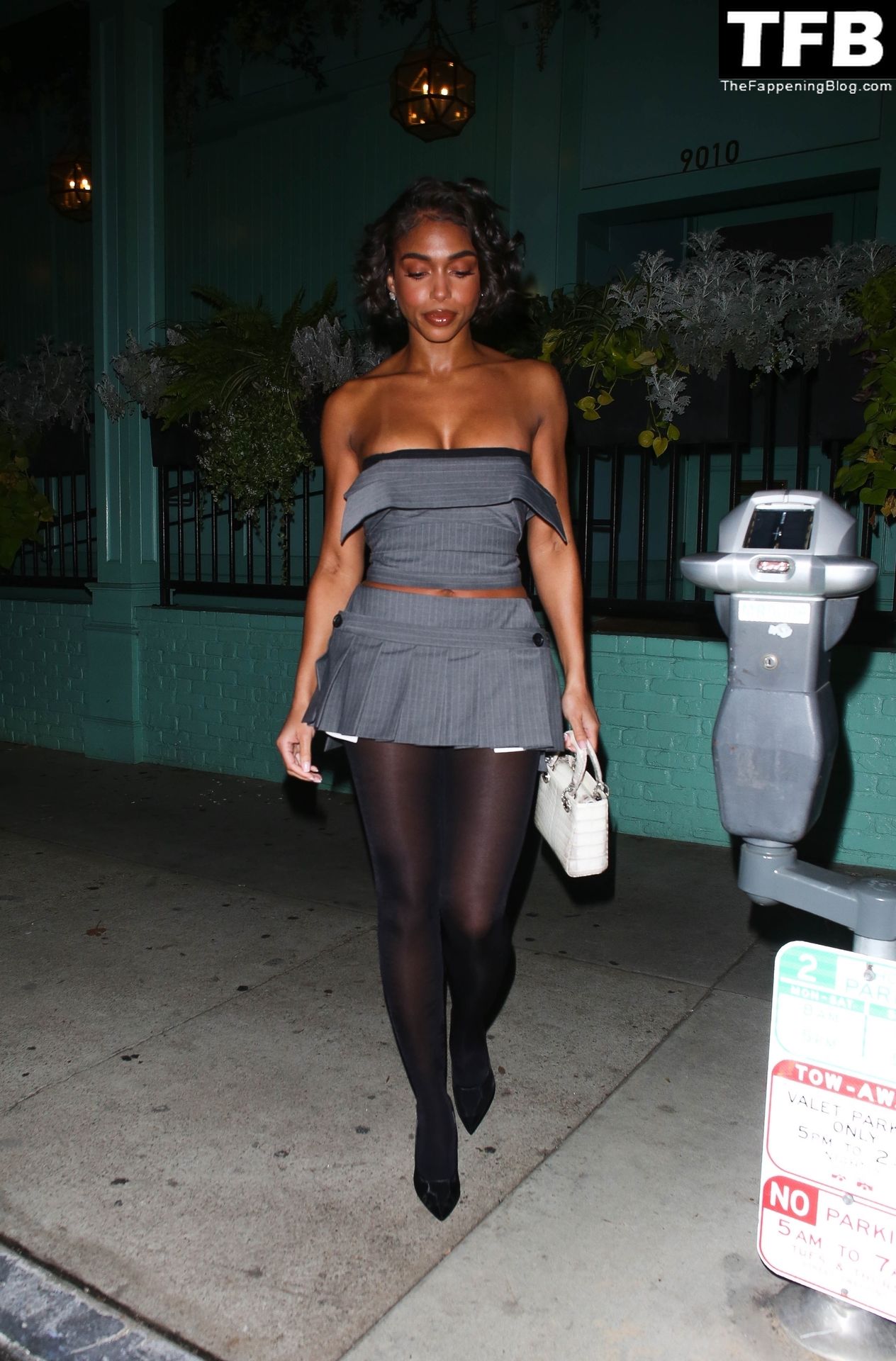 Lori Harvey Shows Off Her Sexy Boobs as She Goes Out for Dinner in LA (50 Photos)