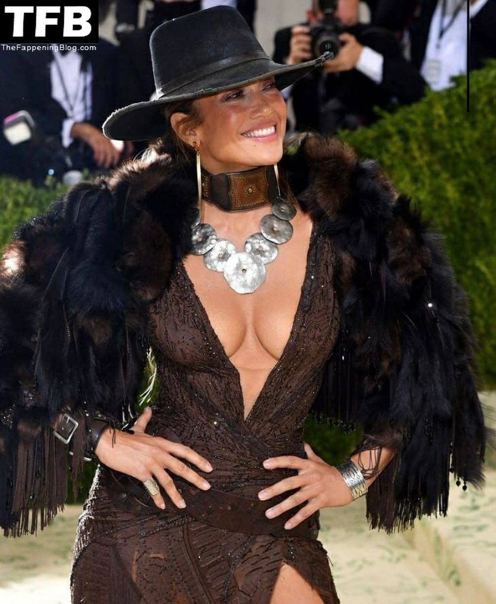 Jennifer Lopez Nude &amp; Sexy Collection – Part 3 (150 Photos)