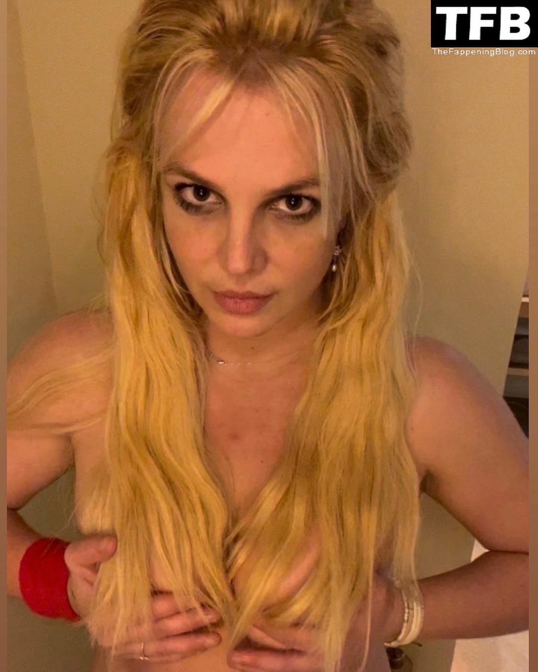 Britney-Spears-Nude-2-thefappeningblog.com_.jpg