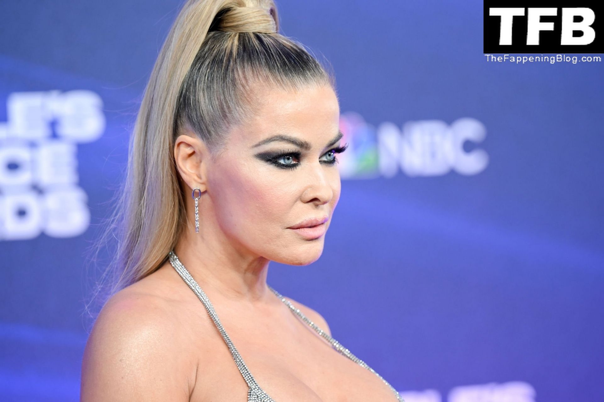 Carmen Electra Shows Off Her Sexy Boobs at the 2022 People’s Choice Awards (38 Photos)