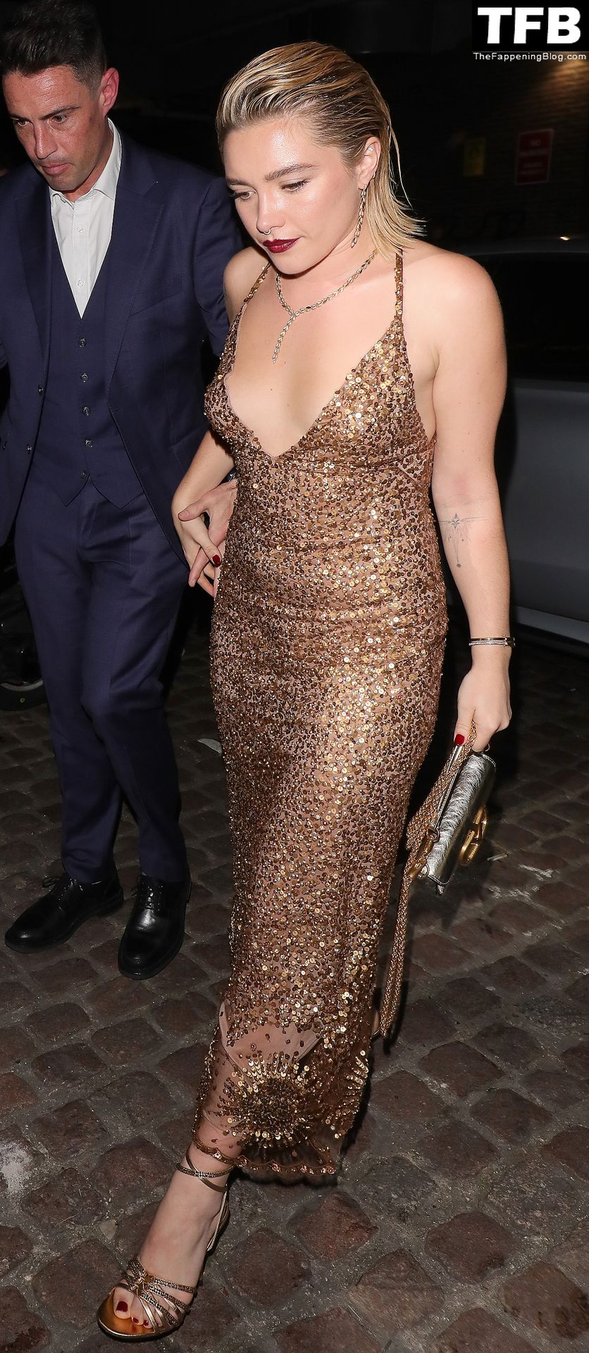 Florence Pugh Flashes Her Tits While Attending the Fashion Awards After Party in London (39 Photos)