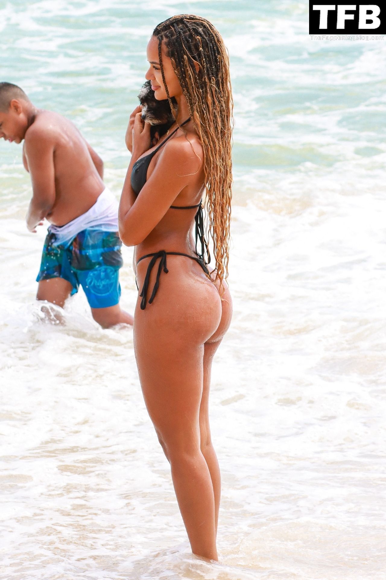 Juliana Nalú is Having a Good Time on a Beach in Rio (53 Photos)