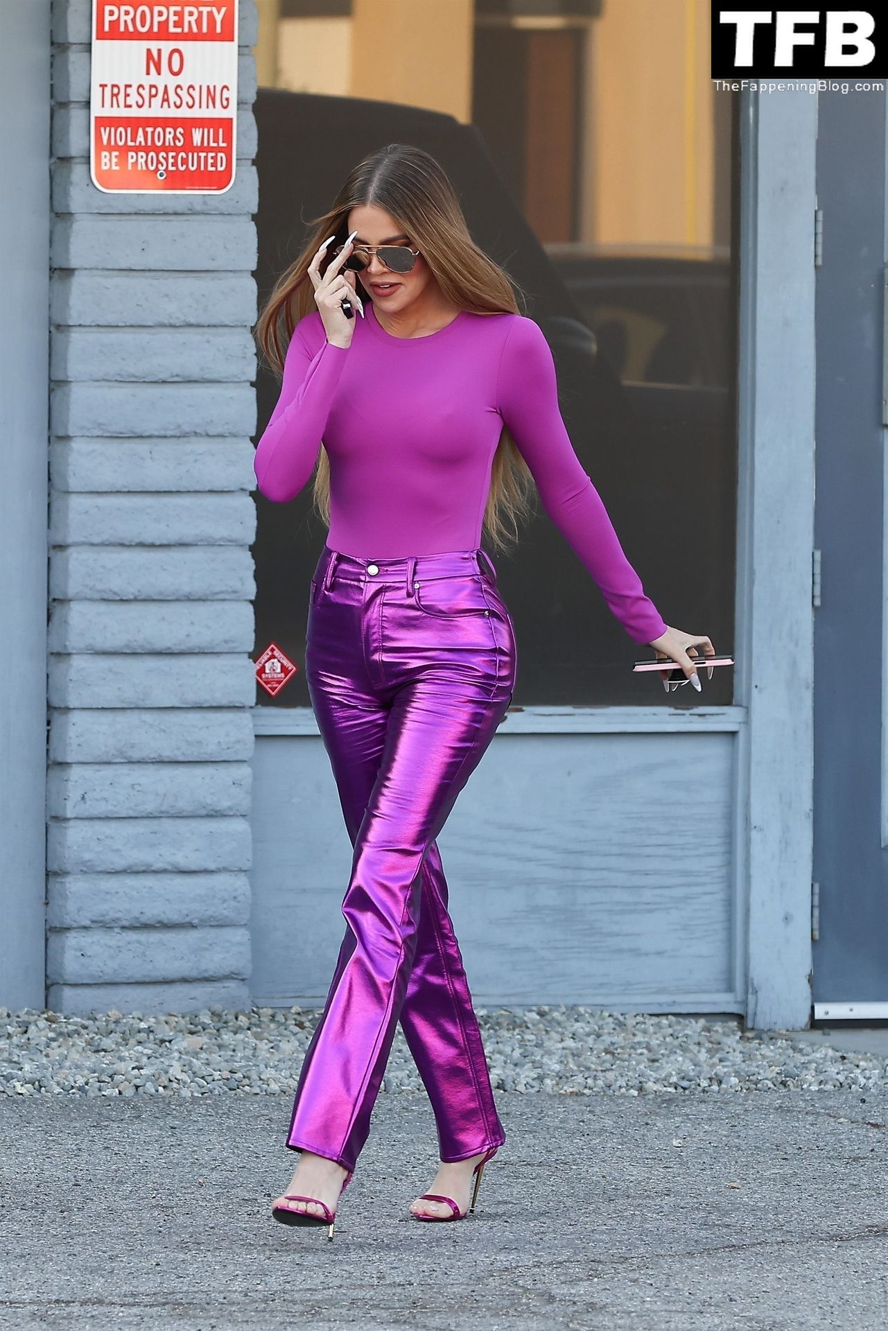Khloe Kardashian Shows Off Her Incredible Figure &amp; Razor Sharp Cheeks as She Leaves a Studio in LA (58 Photos)