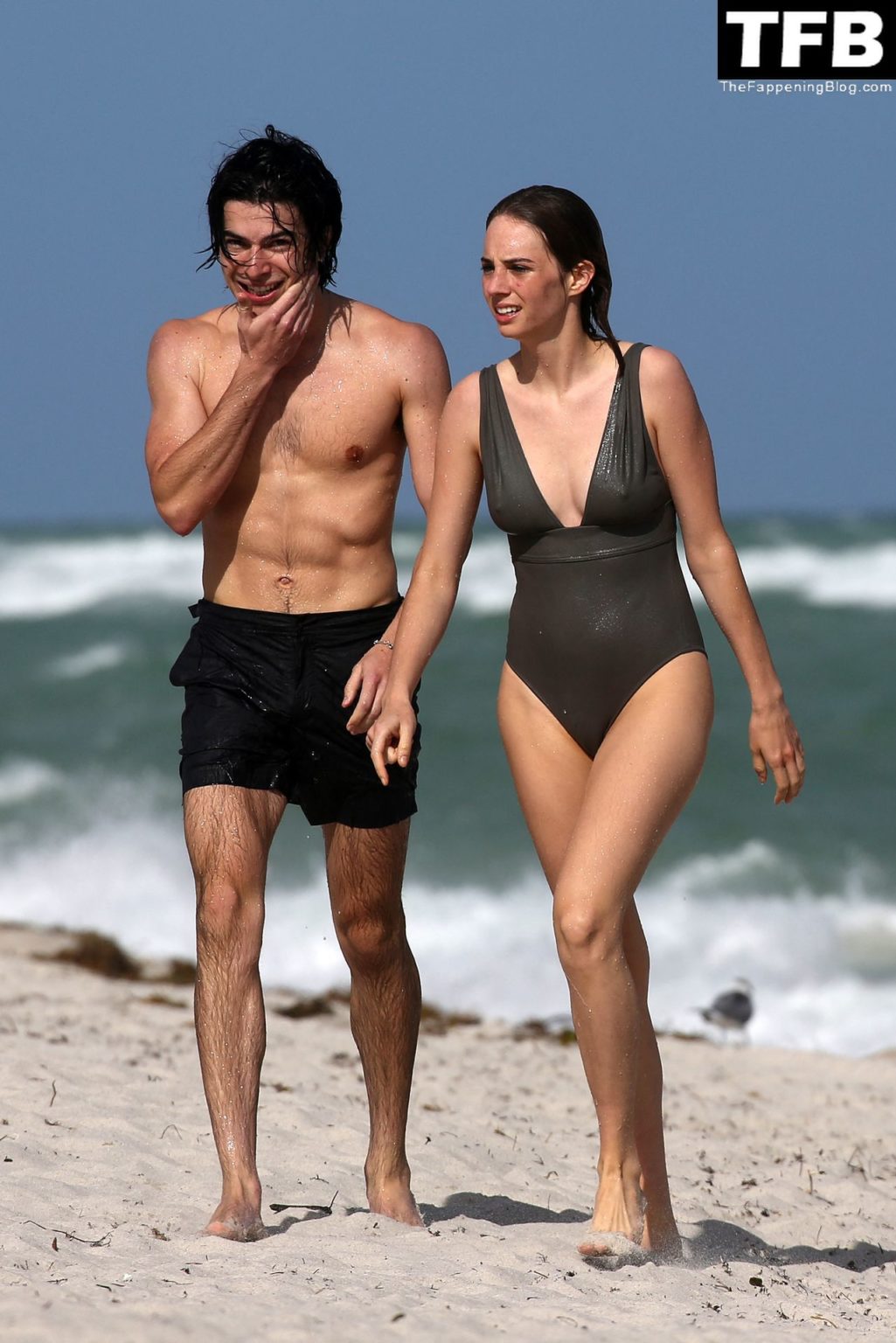 Maya Hawke And Spencer Barnett Hit The Beach In Miami 30 Photos Thefappening 