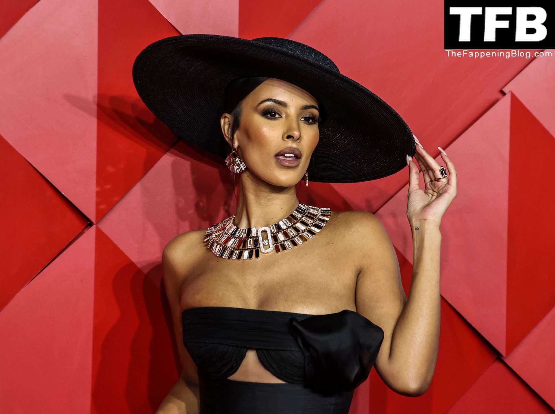 Maya Jama Displays Her Sexy Tits at the 2022 Fashion Awards in London (144 New Photos)