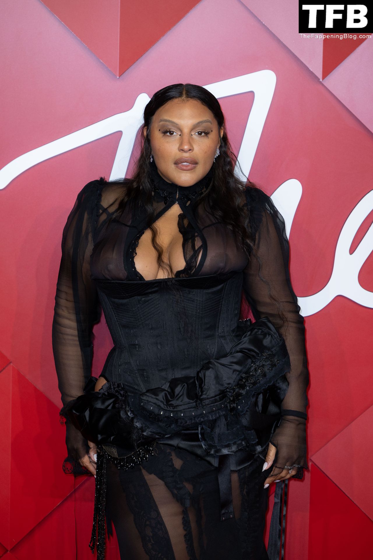 Paloma Elsesser Flashes Her Nude Boobs at the 2022 Fashion Awards in London (3 Photos)