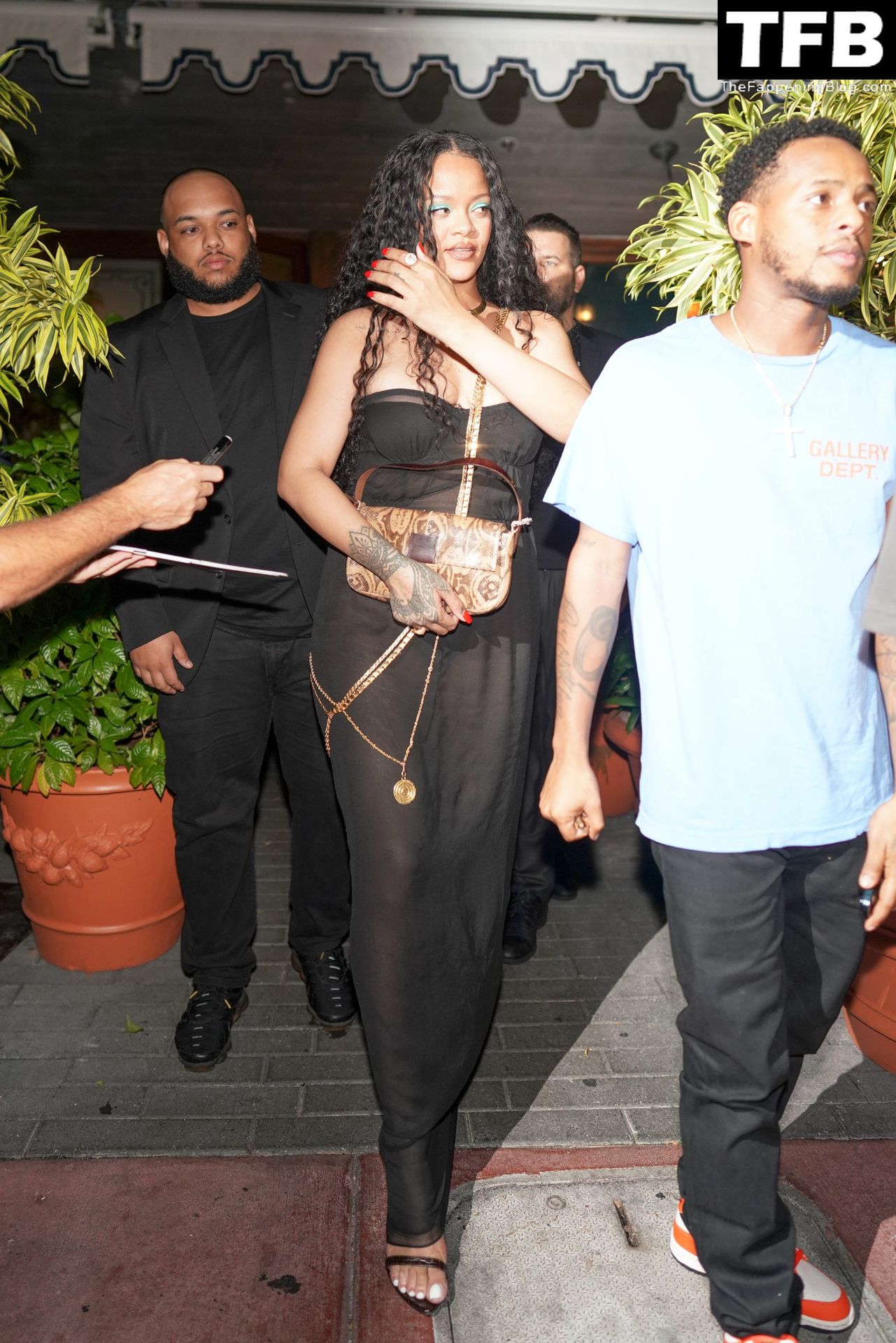 Rihanna &amp; Asap Rocky Leave a Romantic Dinner at Carbine in Miami (25 Photos)