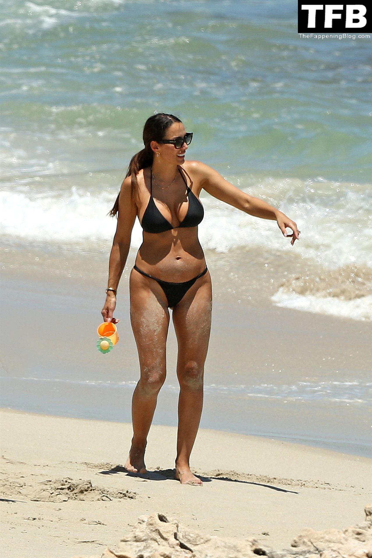 Snezana Wood Flaunts Her Bikini Body in Perth (70 Photos)