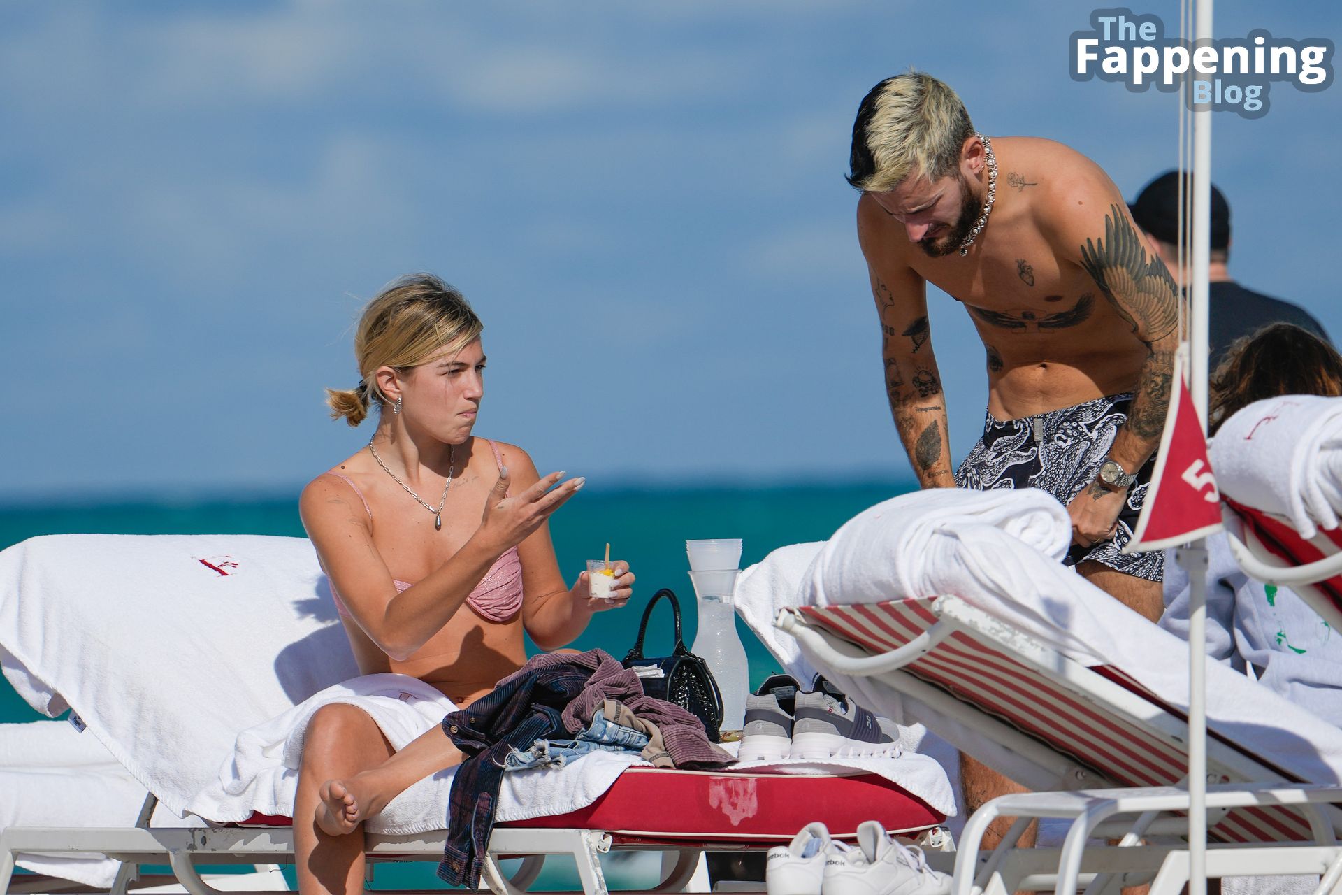 Stefania Roitman &amp; Ricky Montaner Enjoy a Day on the Beach in Miami (11 Photos)