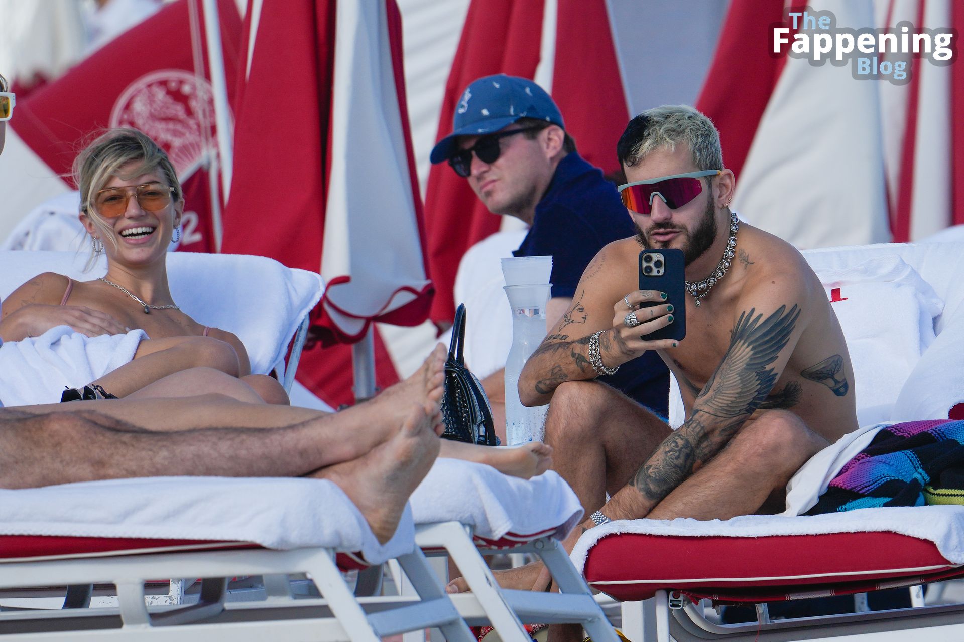 Stefania Roitman &amp; Ricky Montaner Enjoy a Day on the Beach in Miami (11 Photos)
