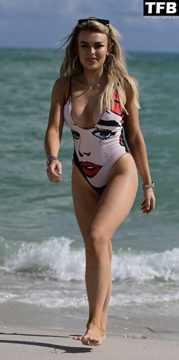 Tallia Storm Sports Wearable Art Wear While on the Beach in Miami (43 Photos)