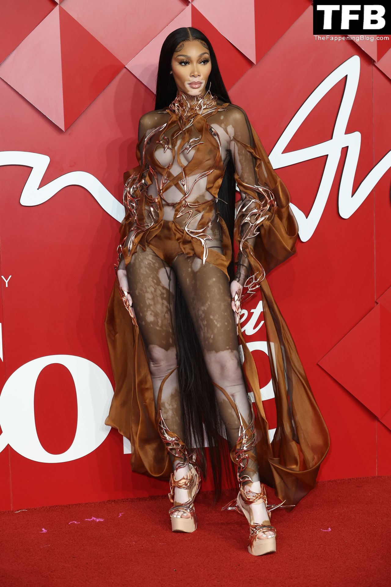 Winnie Harlow Displays Her Unique Skin at the 2022 Fashion Awards in London (36 Photos)