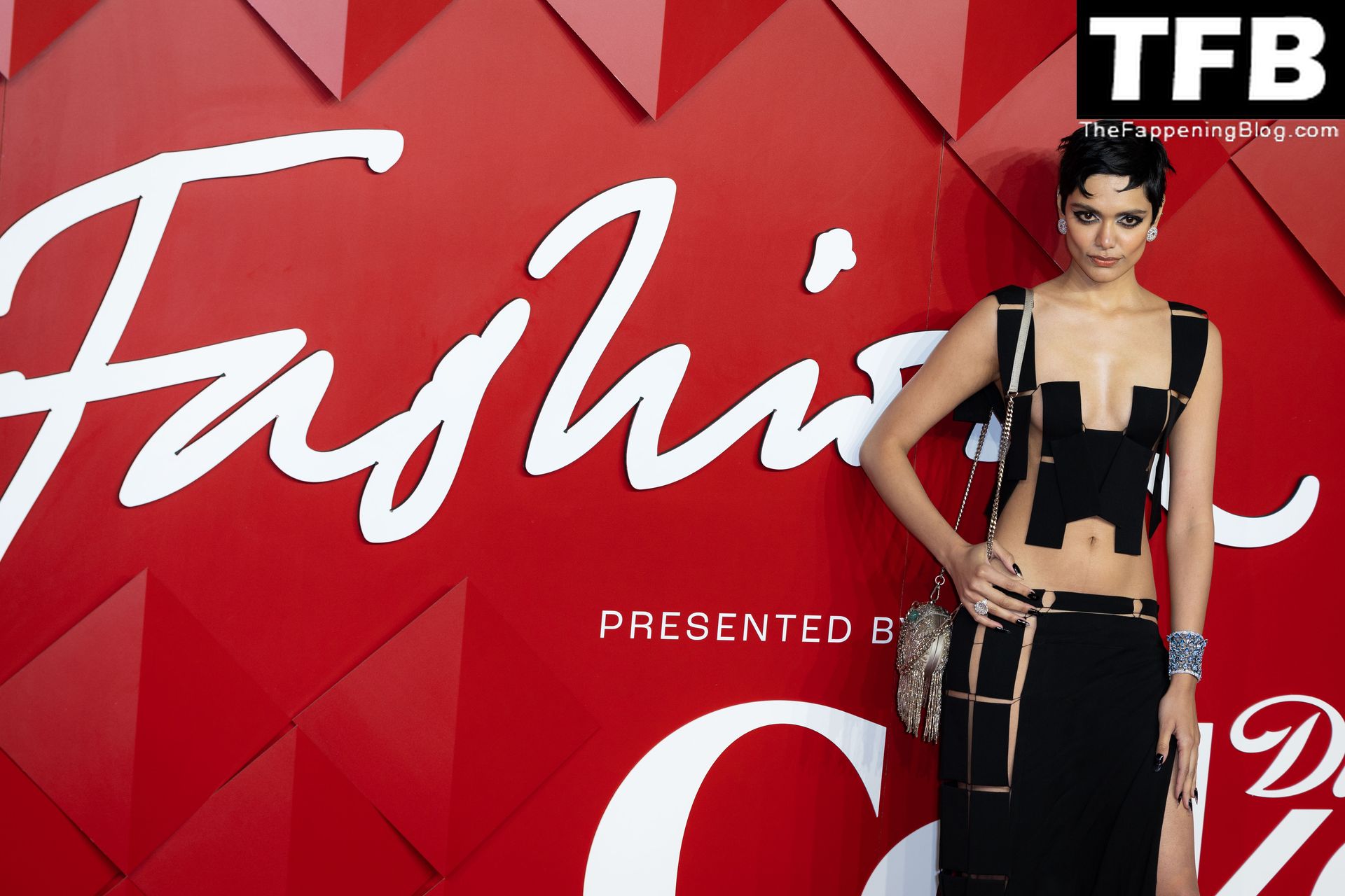 Zinnia Kumar Displays Her Sexy Figure at the 2022 Fashion Awards in London (18 Photos)