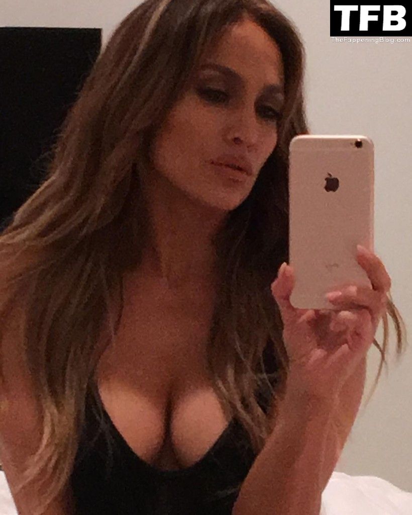 Jennifer Lopez Nude &amp; Sexy Collection – Part 5 (87 Photos)