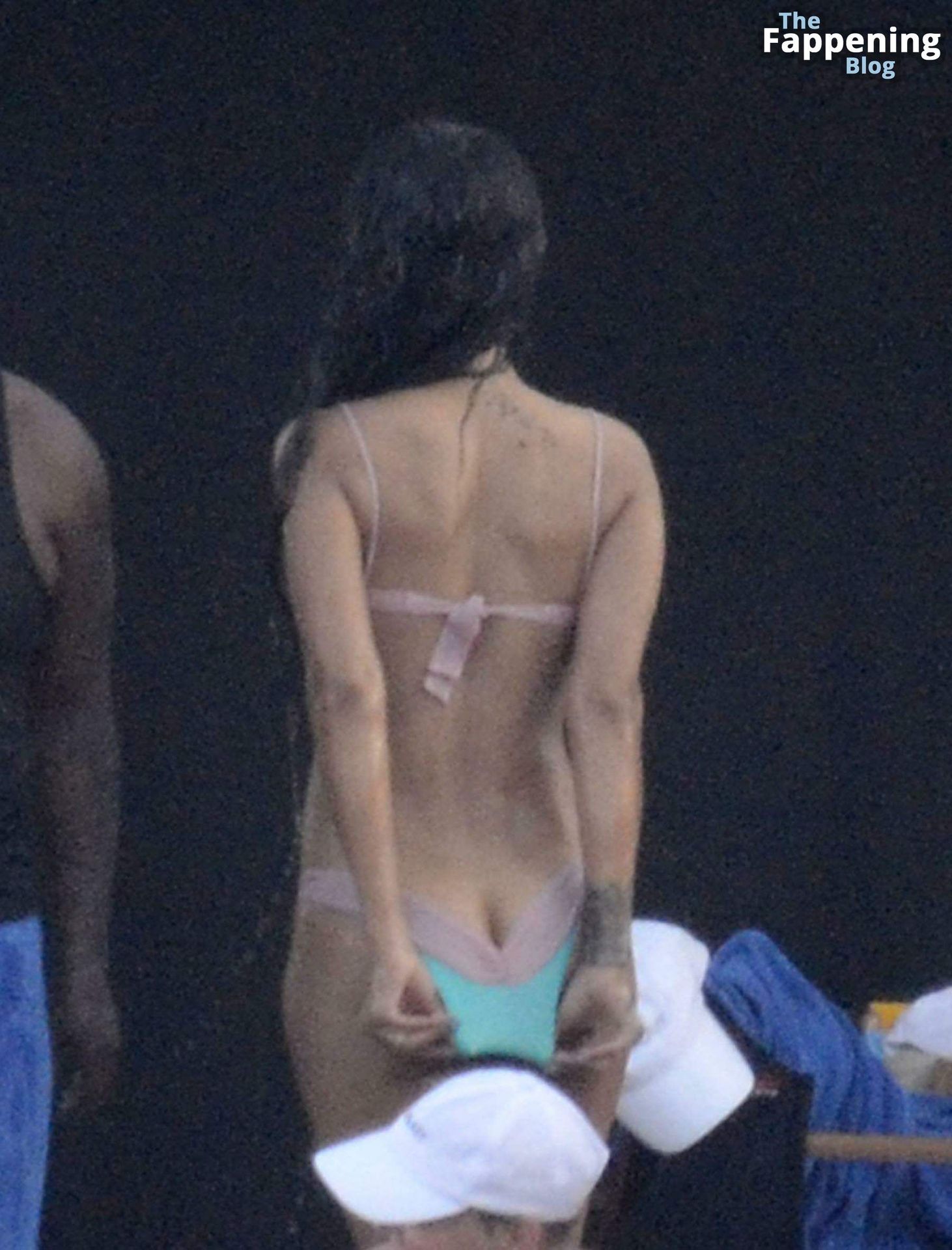 Rihanna Nude &amp; Sexy Collection – Part 5 (150 Photos)