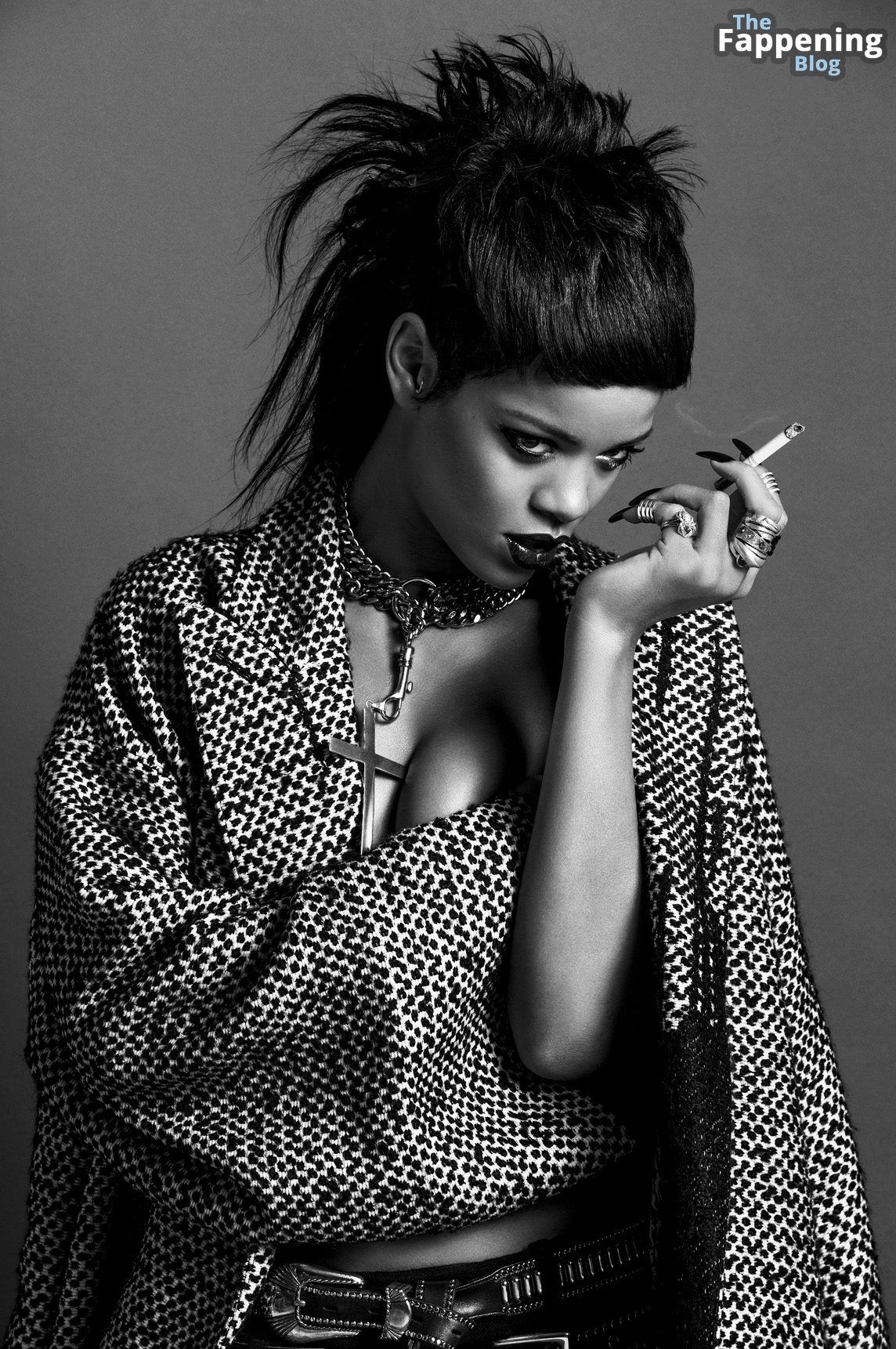 Rihanna Nude &amp; Sexy Collection – Part 5 (150 Photos)