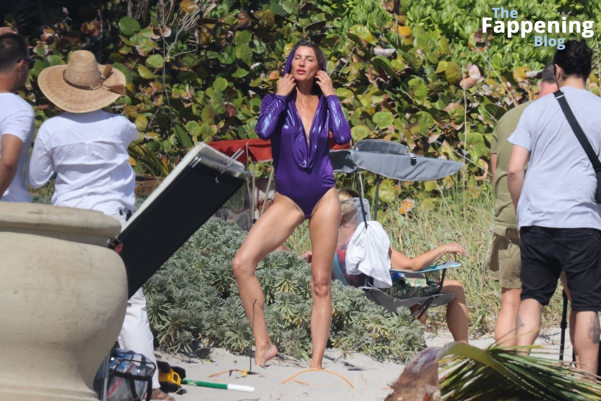 Gisele Bündchen Gets Back to Work Modeling Sexy Swimsuit in Florida (130 Photos)