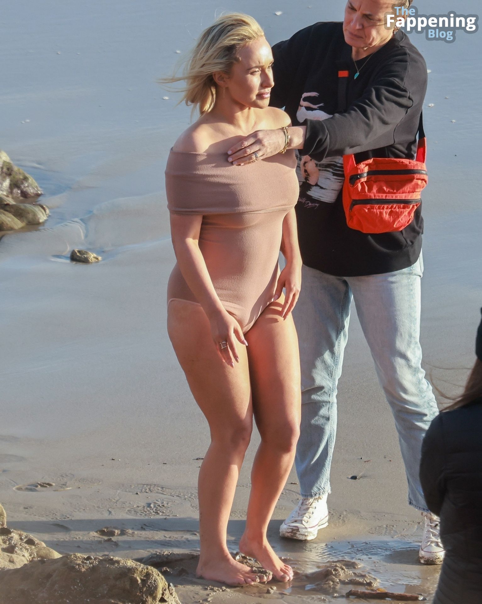 Hayden Panettiere Sexy on Beach 85