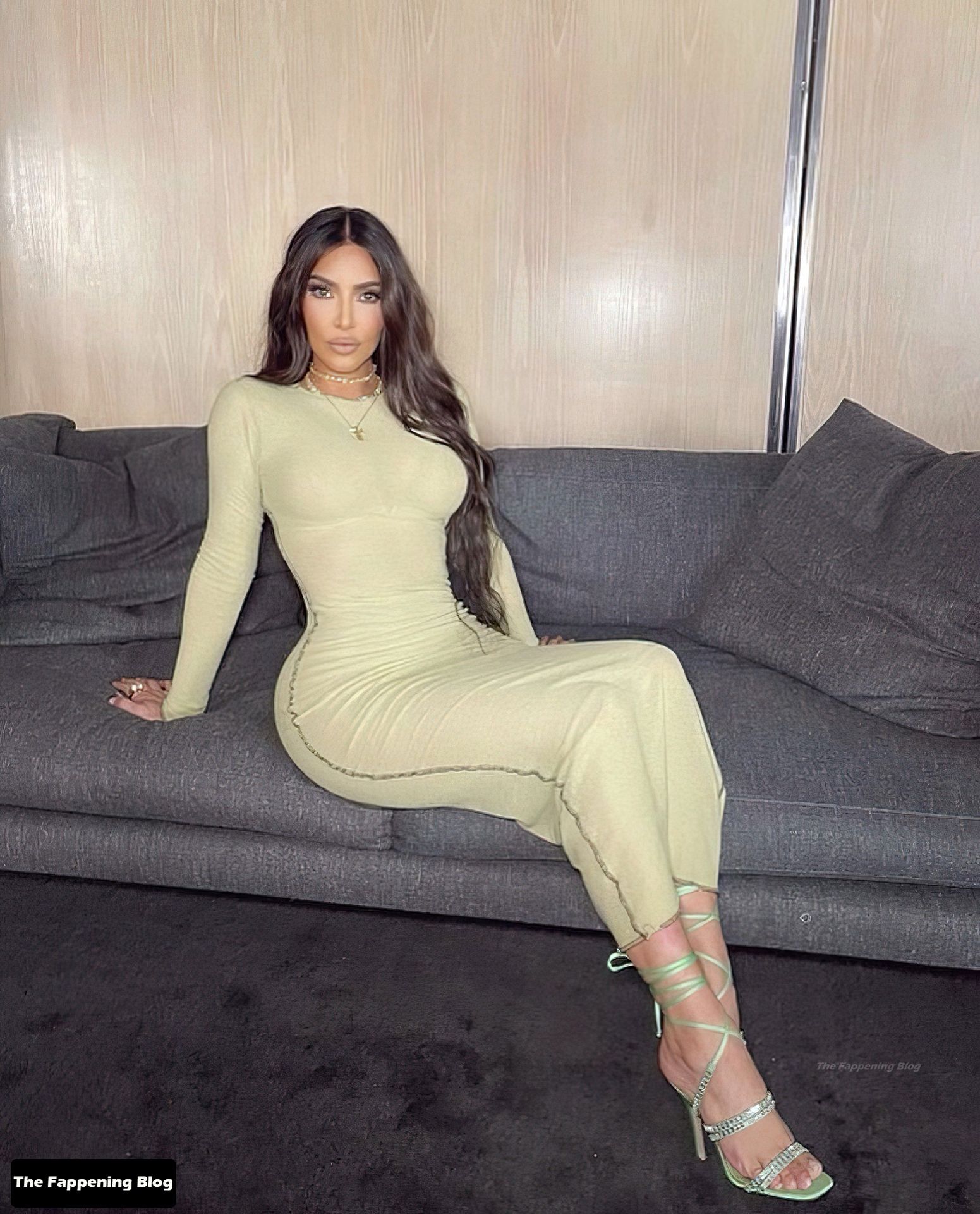Kim-Kardashian-Sexy-in-Tight-Dress-thefappeningblog.com_.jpg