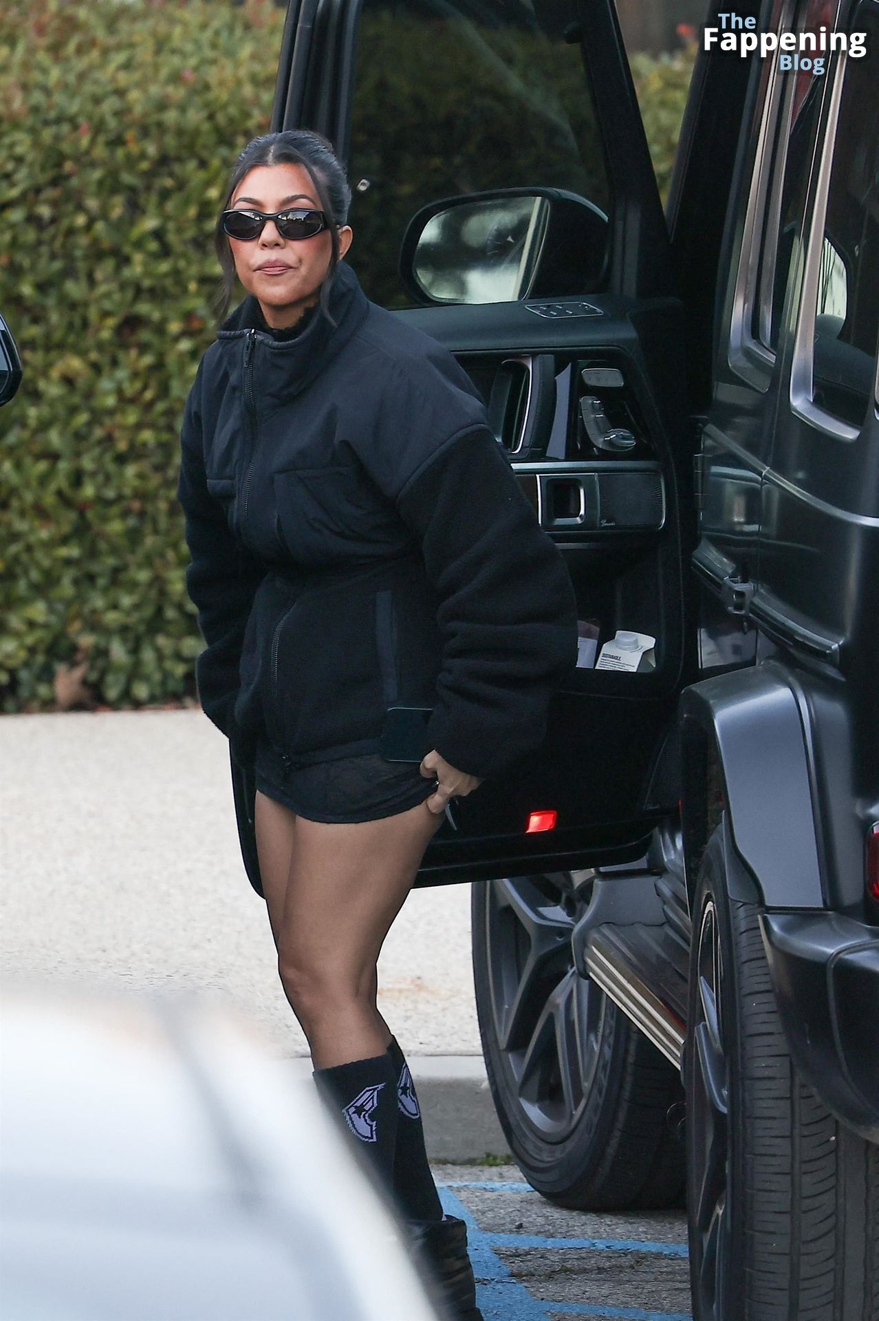 Kourtney Kardashian Flashes Her Panties in Calabasas (33 Photos)