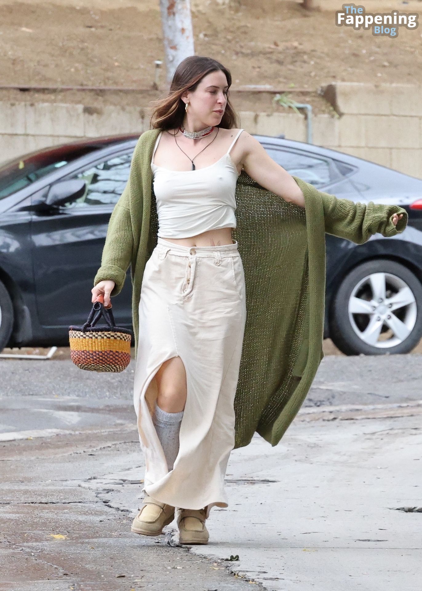 Braless Scout Willis Takes a Walk in Los Angeles (23 Photos)