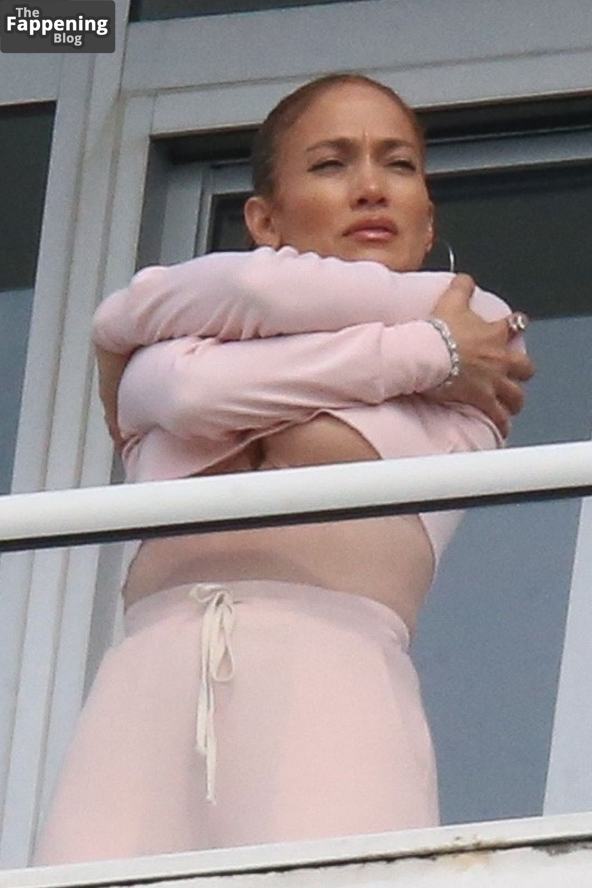 Jennifer Lopez Hot (12 Photos)